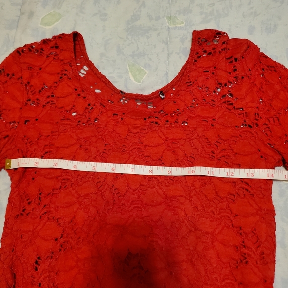 Red lacey top - Picture 5 of 8